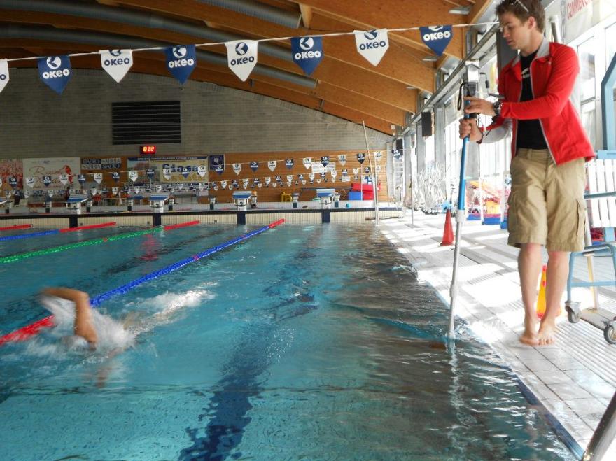 Head Coach Will doing some underwater swim analysis